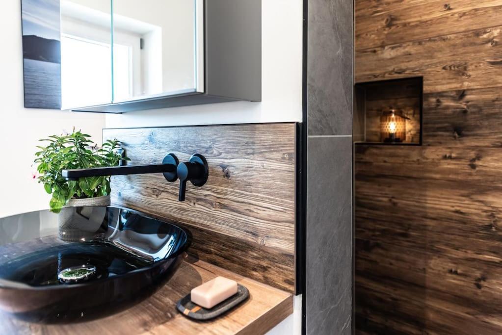 Exklusives Design-Apartment & Sauna Warngau Exterior foto